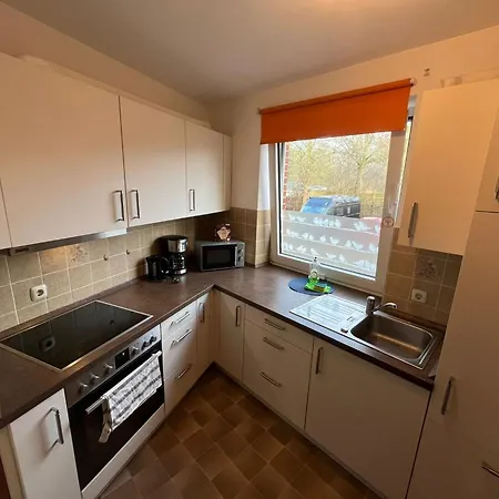 2-zimmer Monteurwohnung Mit Grossem Balkon *