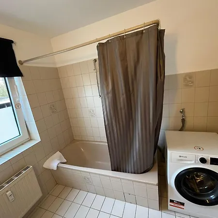 2-zimmer Monteurwohnung Mit Grossem Balkon Kiel