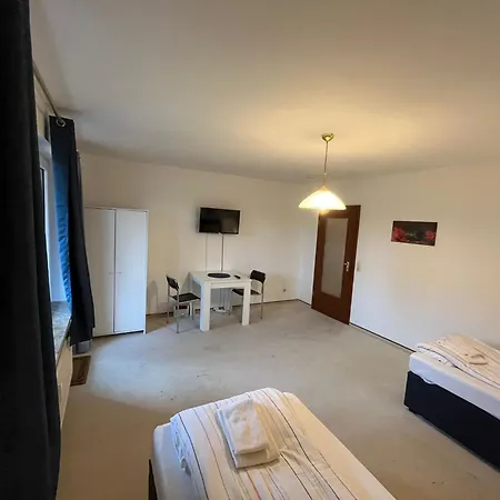 Apartment 2-zimmer Monteurwohnung Mit Großem Balkon