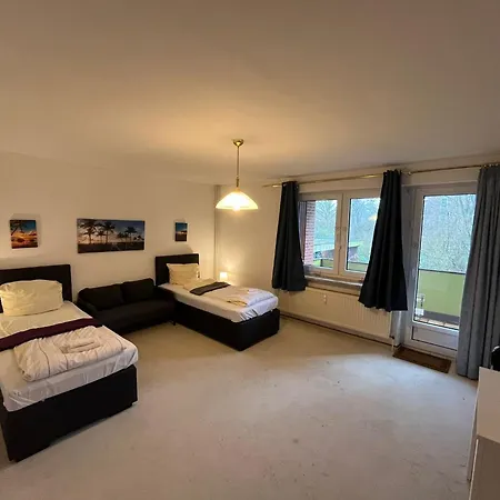 2-zimmer Monteurwohnung Mit Großem Balkon Apartment *